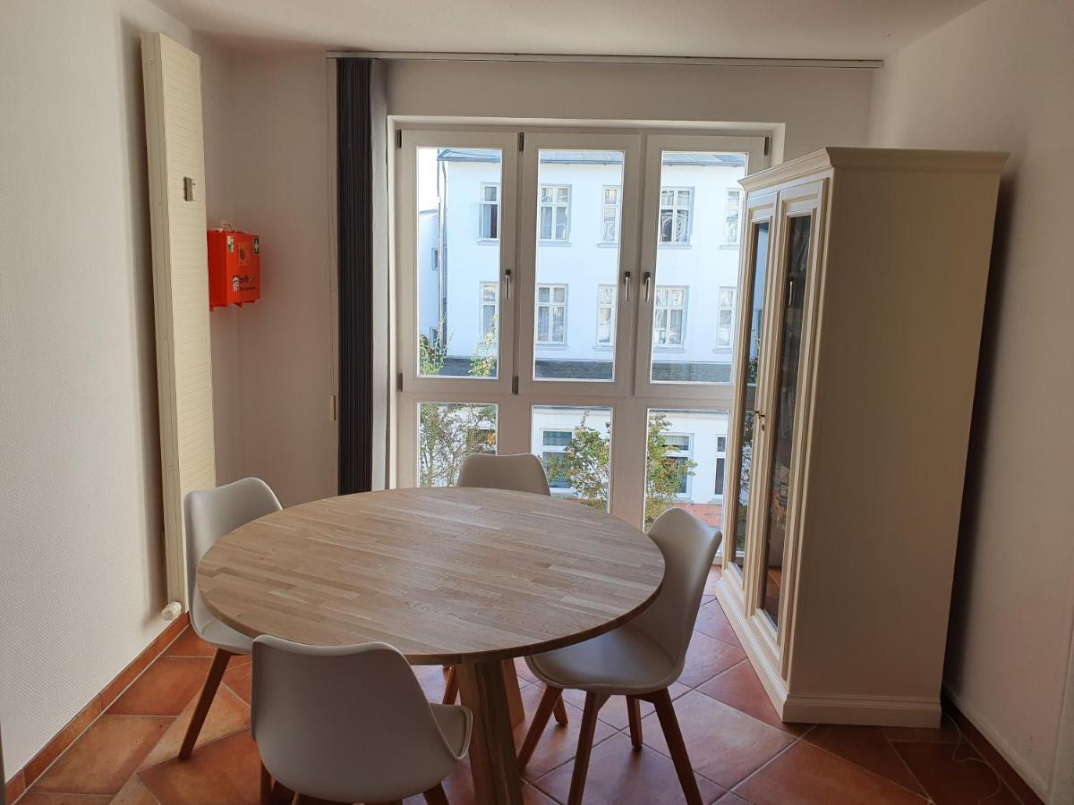 Das Appartement Inselliebe Ruegen Inkl Sauna Und 3H Taeglich Eintritt Ahoi Schwimmbad Sellin  Eksteriør bilde